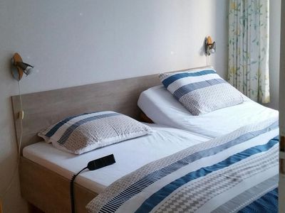 Elternschlafzimmer mit elektrisch verstellbare Lattenroste