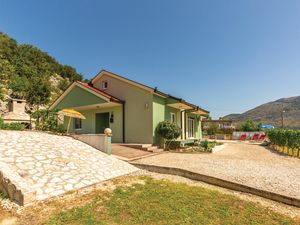 23737697-Ferienhaus-6-Staševica-300x225-5