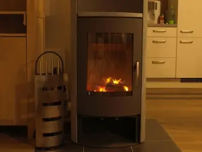 Kamin-/Ofen