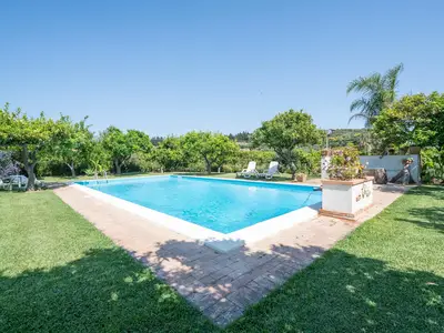 PoolOfHouse