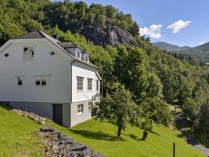 23097475-Ferienhaus-10-Stordal-300x225-4