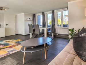 23762844-Ferienhaus-2-Stralsund-300x225-2