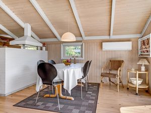 23731831-Ferienhaus-6-Strandby-300x225-4