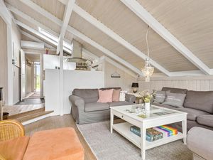 24016344-Ferienhaus-5-Strandby-300x225-3