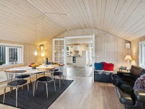 24024299-Ferienhaus-6-Strandby-300x225-3