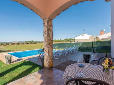Ferienhaus für 8 Personen (150 m²) in Stranici 6/10