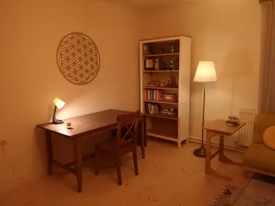 Arbeitsplatz im Wohnzimmer