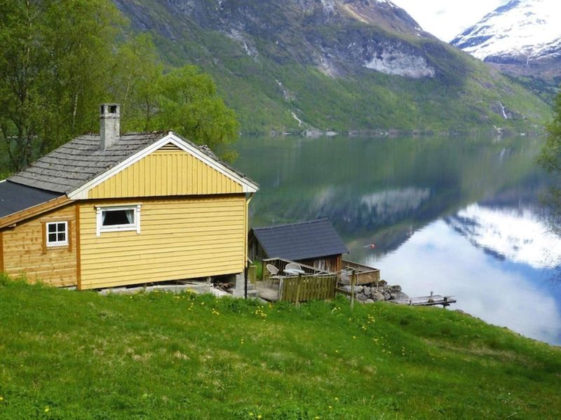 23365882-Ferienhaus-3-Stryn-800x600-0