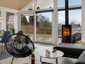 23762307-Ferienhaus-4-Stubbekøbing-300x225-1