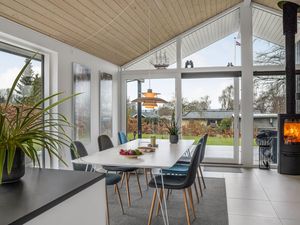 23762307-Ferienhaus-4-Stubbekøbing-300x225-4