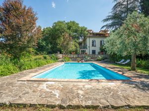 23743942-Ferienhaus-6-Subbiano-300x225-1