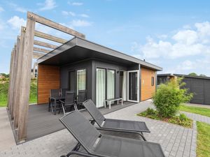 23823061-Ferienhaus-4-Süsel-300x225-1