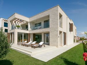 Ferienhaus für 8 Personen (425 m²) in Sukošan