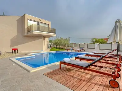 Ferienhaus für 8 Personen in Sukošan 1/10