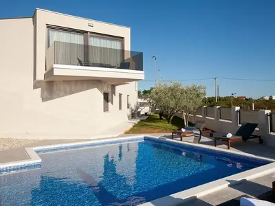 Ferienhaus für 8 Personen in Sukošan 2/10