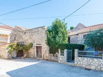 Ferienhaus für 3 Personen (41 m²) in Sukošan 1/10