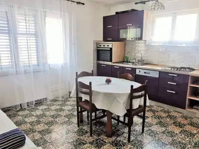 Ferienhaus für 6 Personen in Sumartin 10/10