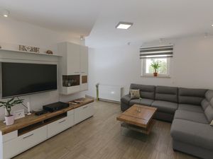 23740817-Ferienhaus-6-Supetar-300x225-2