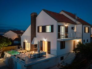 Ferienhaus für 8 Personen (206 m²) in Supetar