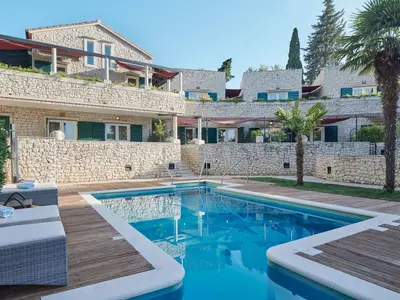 Ferienhaus für 14 Personen (750 m²) in Supetar 3/10