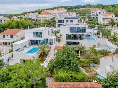 Ferienhaus für 16 Personen (620 m²) in Sutivan 5/10