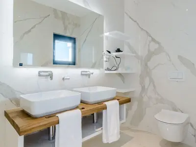 Ferienhaus für 8 Personen (320 m²) in Sutivan 10/10