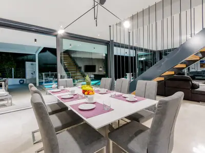 Ferienhaus für 8 Personen (300 m²) in Sutivan 6/10