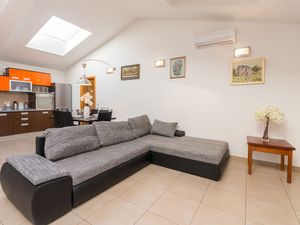 Ferienhaus für 8 Personen (80 m&sup2;) in Sveti Filip I Jakov