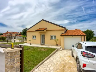 Ferienhaus für 2 Personen (50 m²) in Sveti Lovreč Pazenatički 7/10
