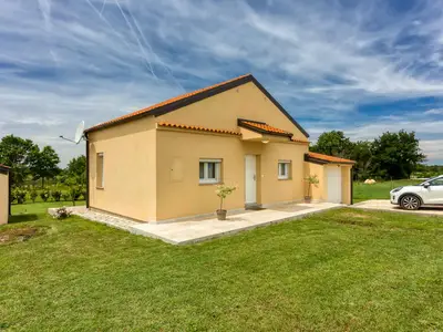 Ferienhaus für 2 Personen (50 m²) in Sveti Lovreč Pazenatički 8/10