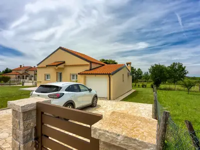 Ferienhaus für 2 Personen (50 m²) in Sveti Lovreč Pazenatički 9/10