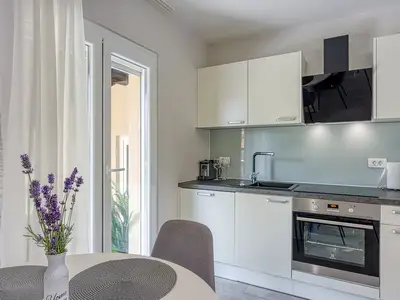 Ferienhaus für 2 Personen (50 m²) in Sveti Lovreč Pazenatički 8/10