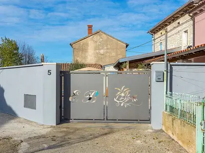 Ferienhaus für 5 Personen (100 m²) in Svetvinčenat 8/10