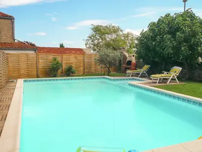 PoolOfHouse