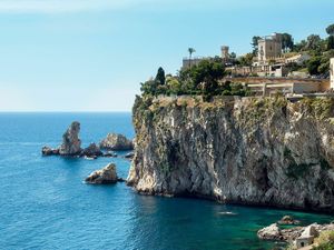 23894746-Ferienhaus-3-Taormina-300x225-4