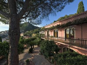 24029668-Ferienhaus-10-Taormina-300x225-5