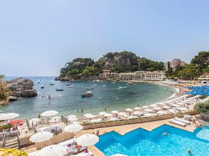 24044064-Ferienhaus-6-Taormina-300x225-5