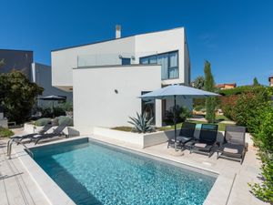 23857783-Ferienhaus-10-Tar-300x225-0