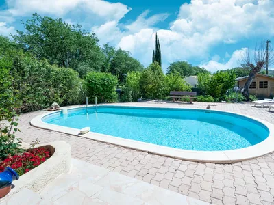 PoolOfHouse