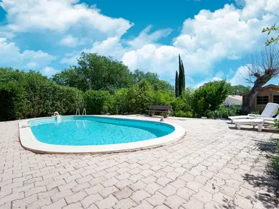 PoolOfHouse
