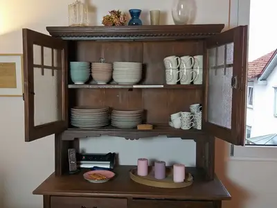 Antiker Geschirrschrank