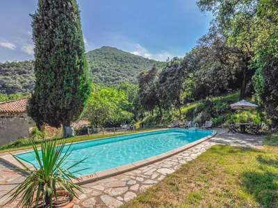 pool-view