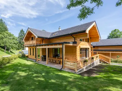 Außenseite Ferienhaus [Sommer]