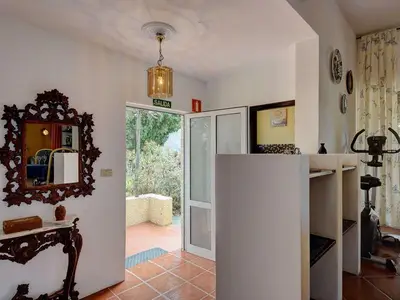 Eingangsbereich und Gästetoilette