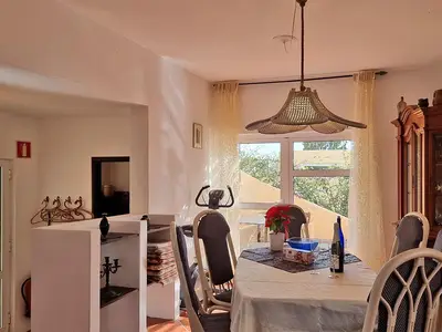 Essbereich und Ausgang zur Grillterrasse