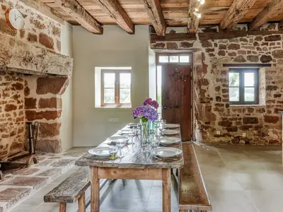 DiningRoom