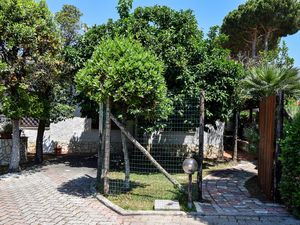 23755643-Ferienhaus-6-Terracina-300x225-5