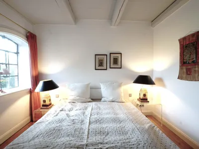 Schlafzimmer 1