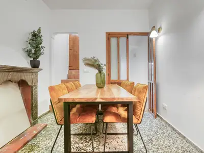 Photo, INSIDE, OUTSIDE