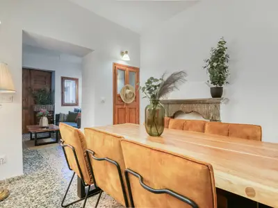 Photo, INSIDE, OUTSIDE